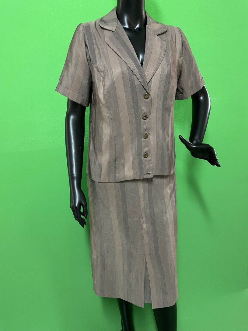 Traje jaqueta màniga curta de seda