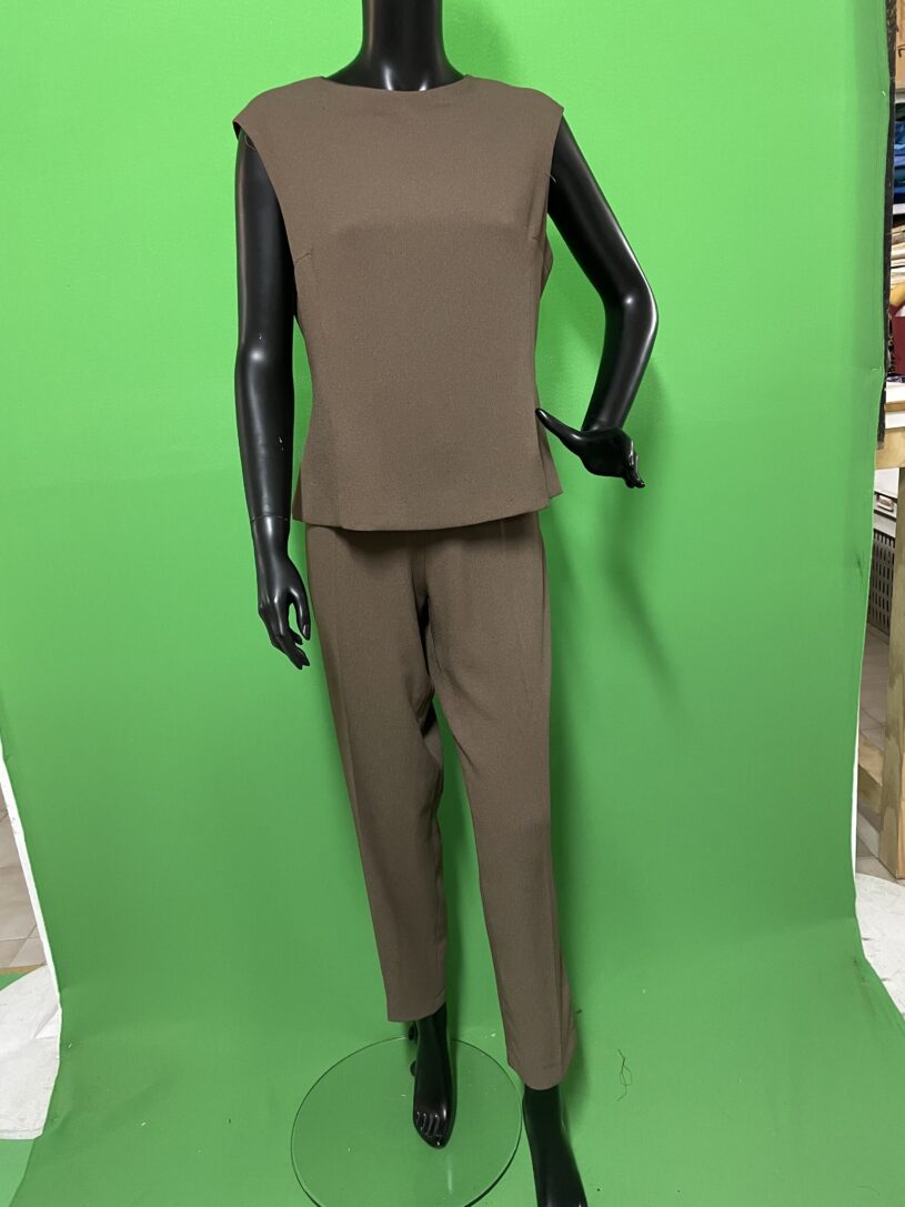 Traje jaqueta sense màniga de llana